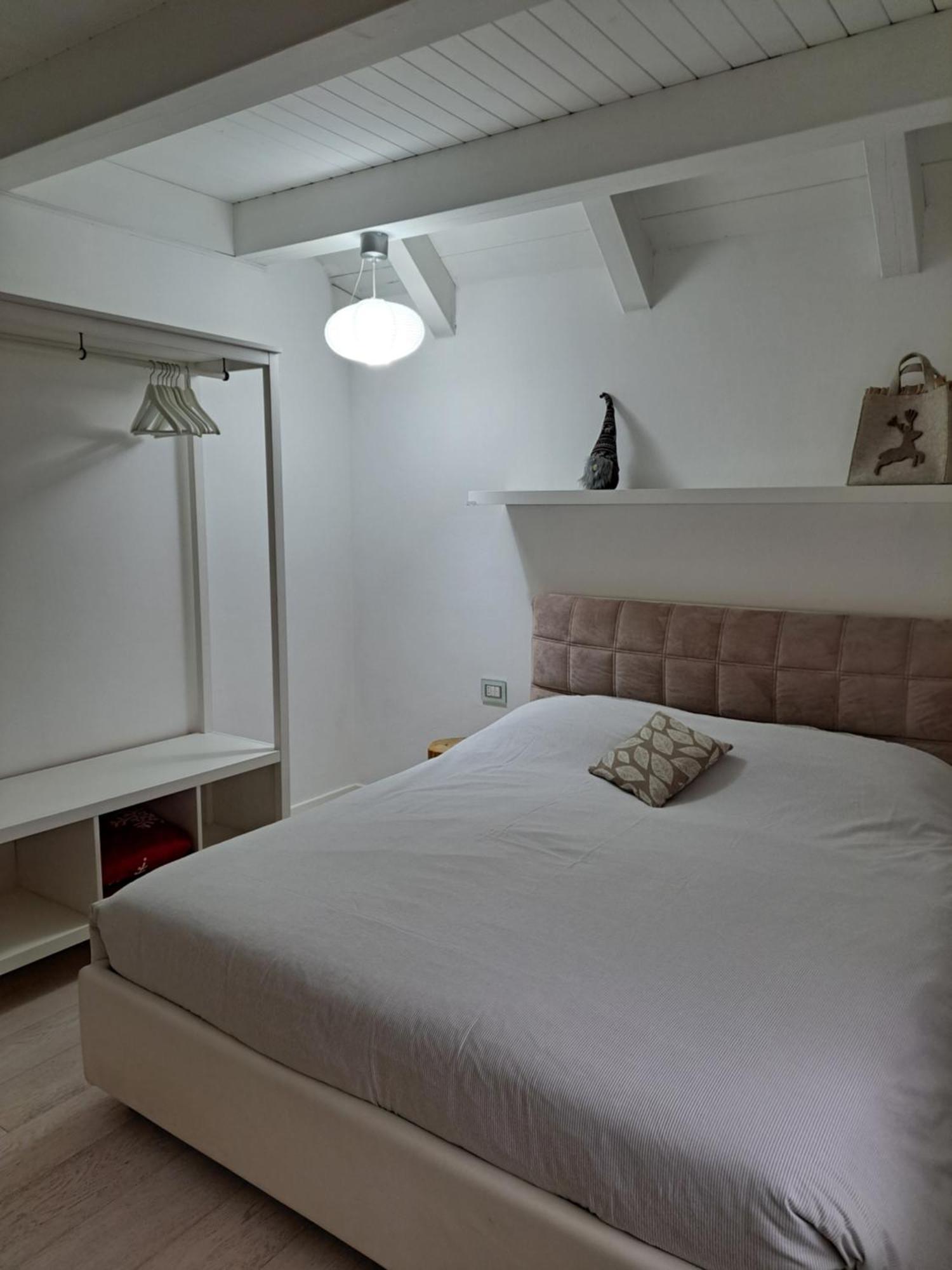Home White Laives Zewnętrze zdjęcie