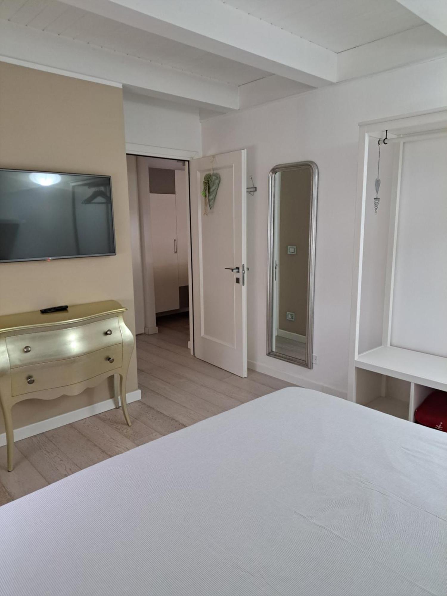 Home White Laives Zewnętrze zdjęcie