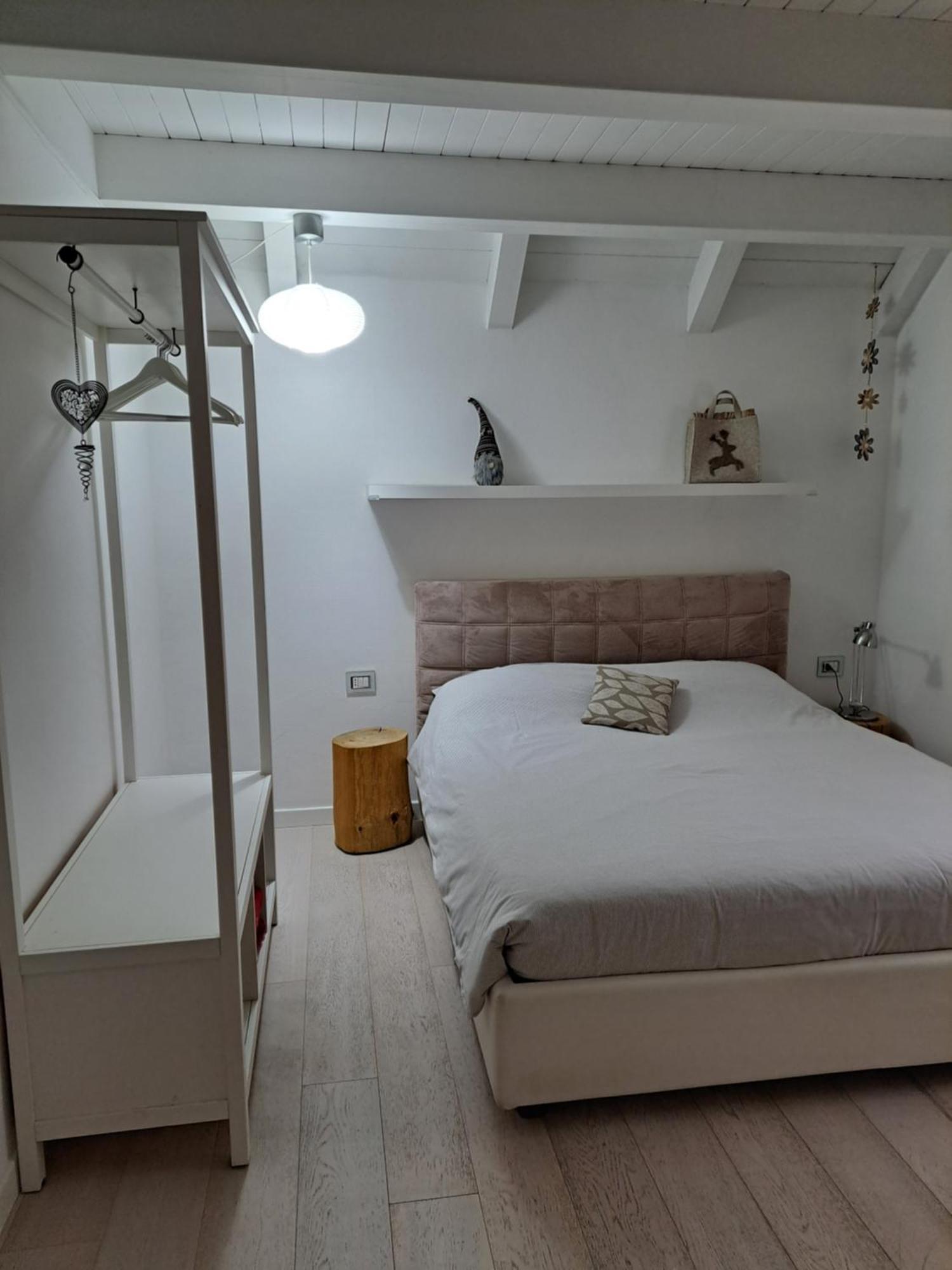 Home White Laives Zewnętrze zdjęcie