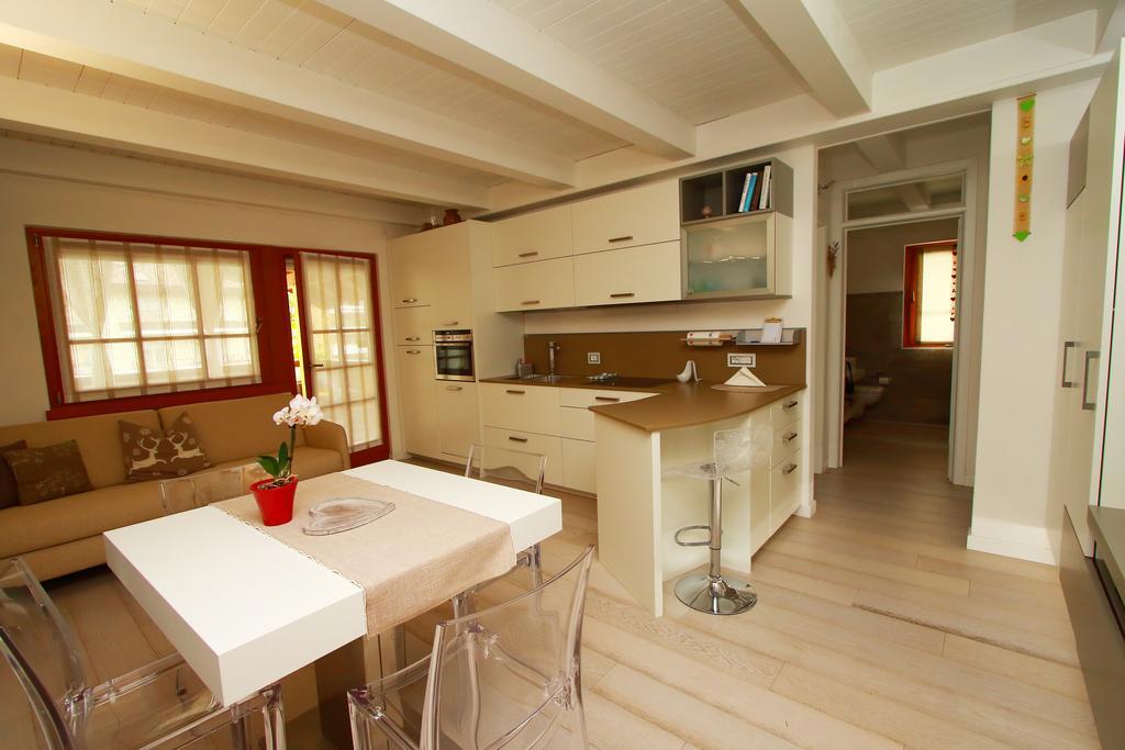 Home White Laives Zewnętrze zdjęcie
